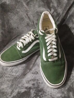Vans Old Skool Low-Top Skate Shoe in Green